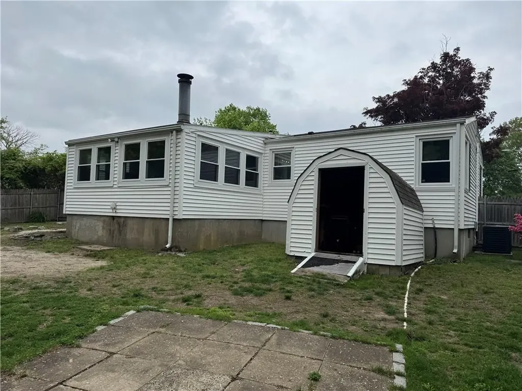 17 Amanda Court Cranston RI 02920