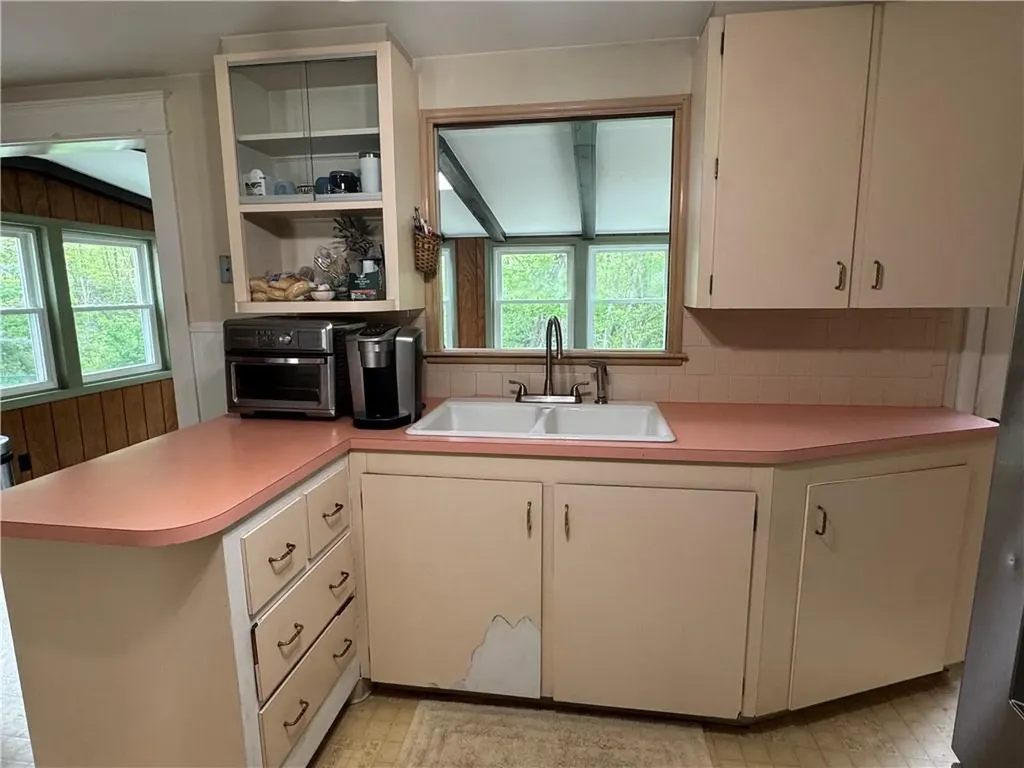17 Amanda Court Cranston RI 02920