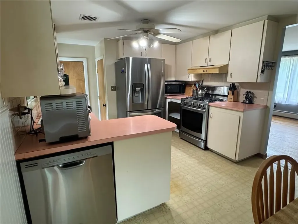 17 Amanda Court Cranston RI 02920