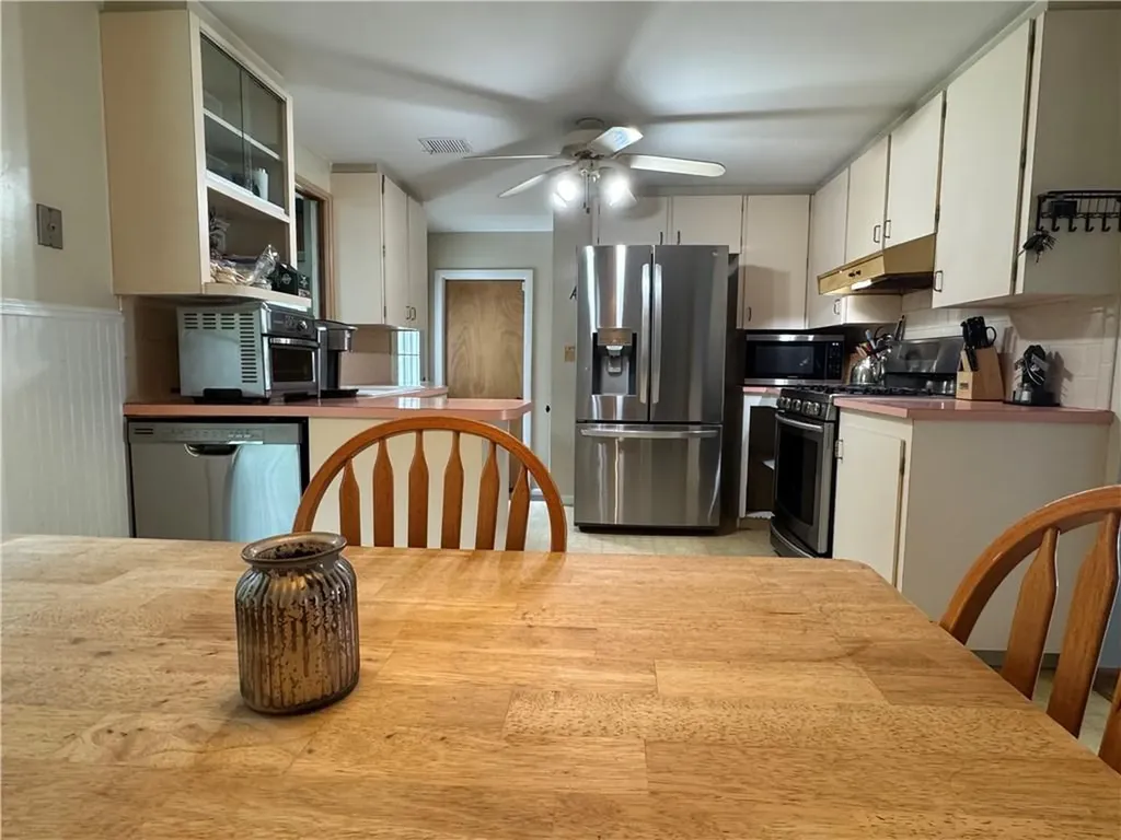 17 Amanda Court Cranston RI 02920
