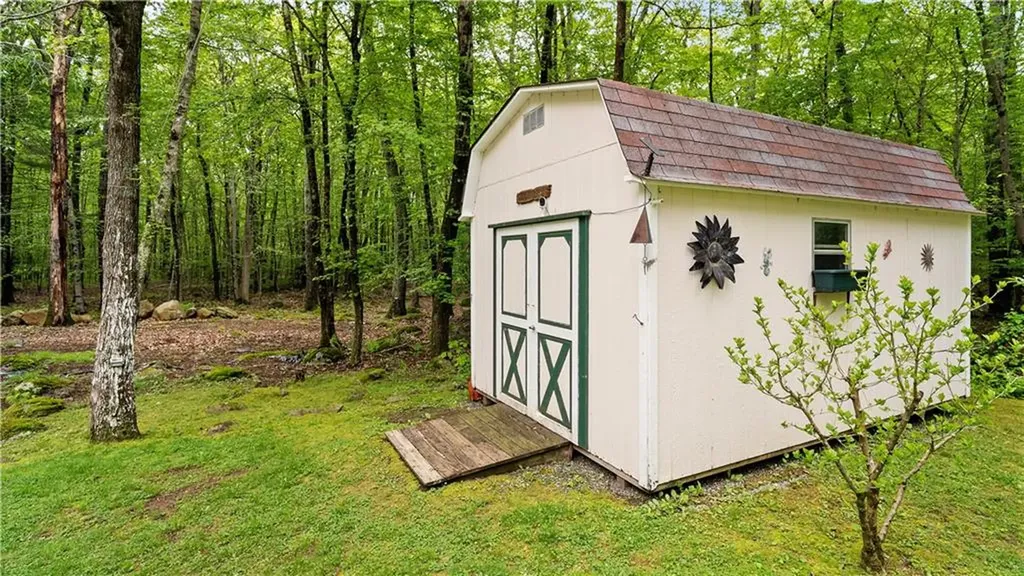 605 Gardner Road Exeter RI 02822