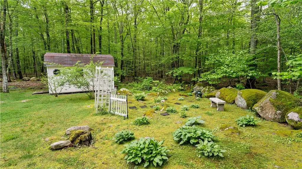 605 Gardner Road Exeter RI 02822