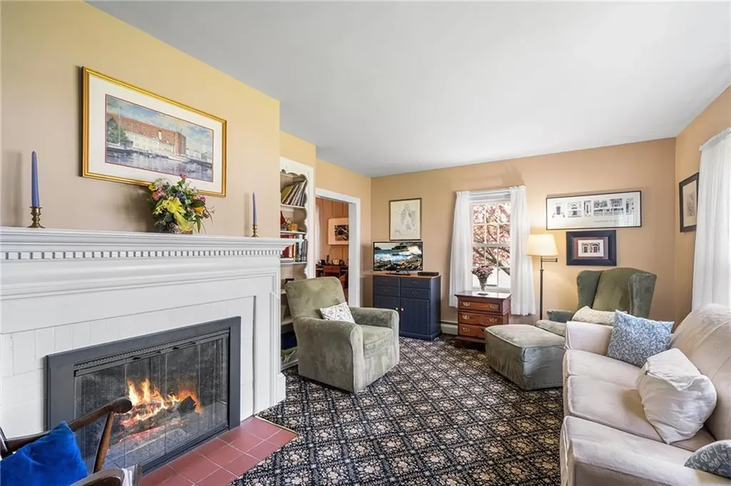 146 Bay View Avenue Bristol RI 02809