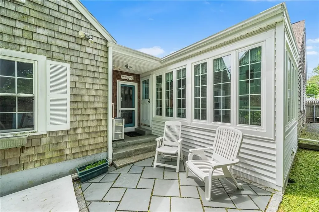 146 Bay View Avenue Bristol RI 02809