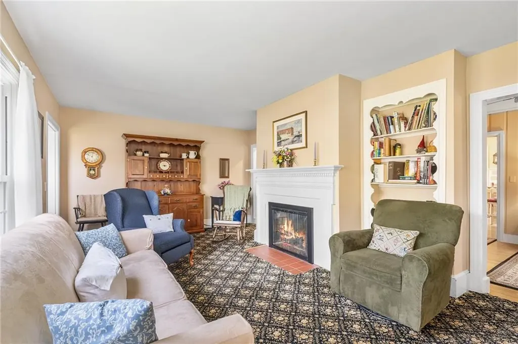 146 Bay View Avenue Bristol RI 02809