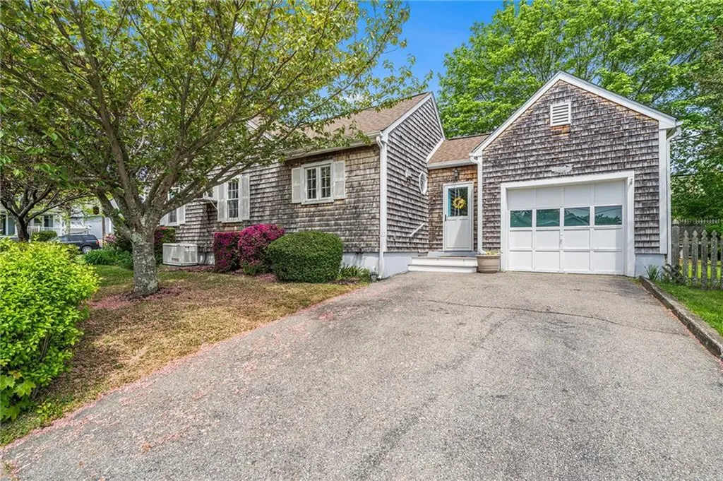 146 Bay View Avenue Bristol RI 02809