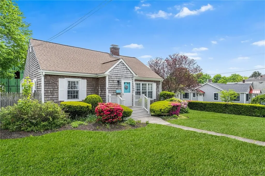 146 Bay View Avenue Bristol RI 02809