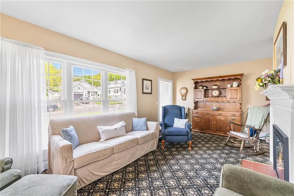 146 Bay View Avenue Bristol RI 02809