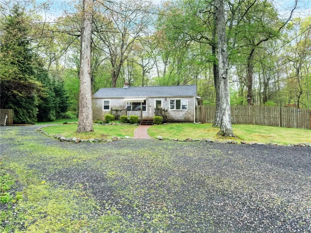 152 Indian Trail S South Kingstown RI 02879