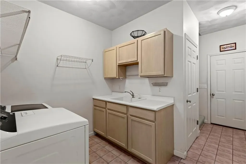 32 Trolley Lane Westerly RI 02891