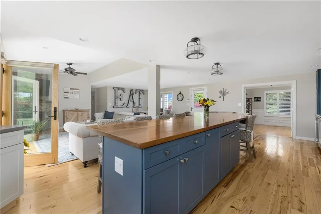 45 Cliff Drive Narragansett RI 02882