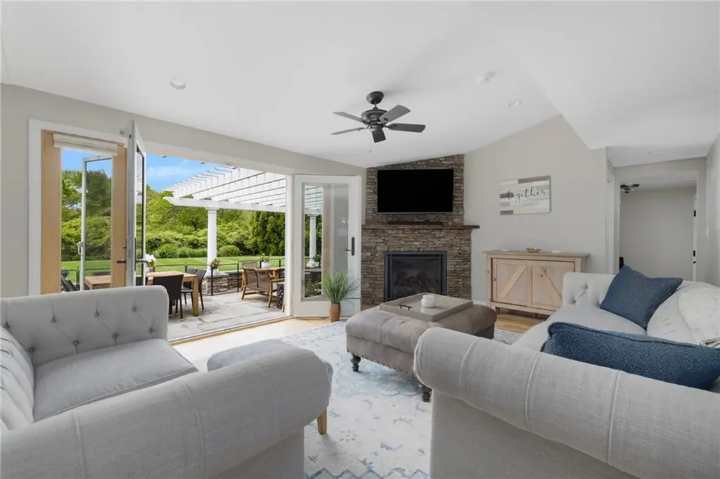 45 Cliff Drive Narragansett RI 02882