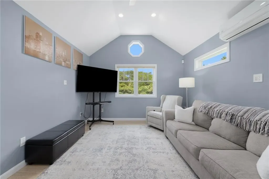 45 Cliff Drive Narragansett RI 02882