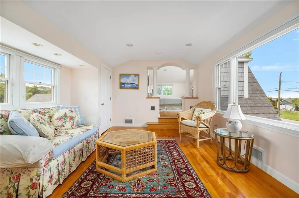 45 Cliff Drive Narragansett RI 02882