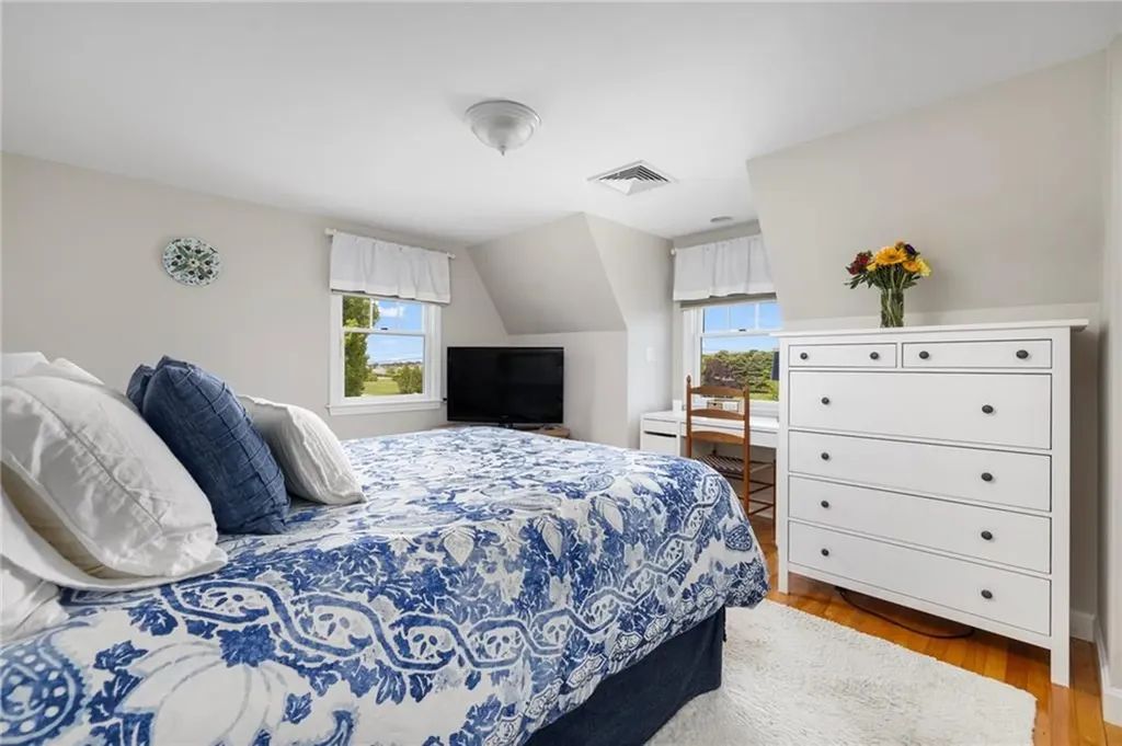 45 Cliff Drive Narragansett RI 02882