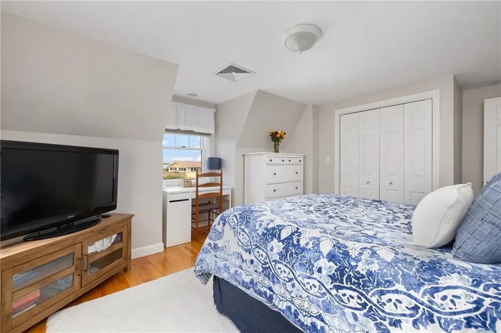 45 Cliff Drive Narragansett RI 02882