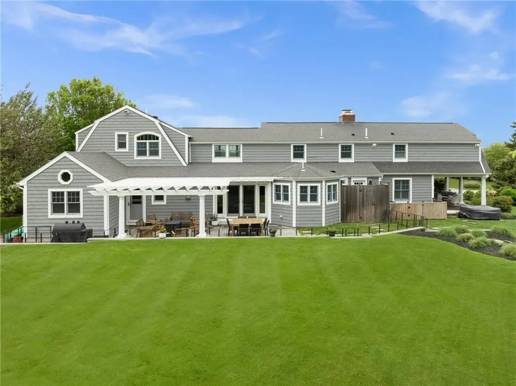 45 Cliff Drive Narragansett RI 02882