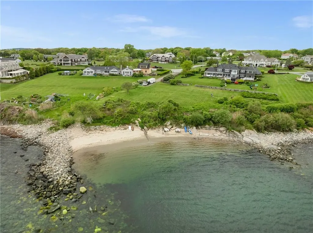 45 Cliff Drive Narragansett RI 02882