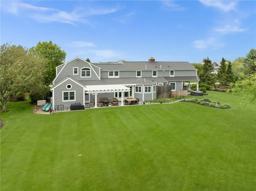 45 Cliff Drive Narragansett RI 02882