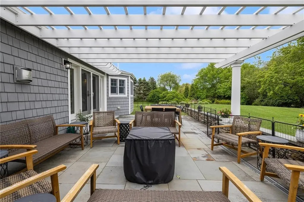 45 Cliff Drive Narragansett RI 02882