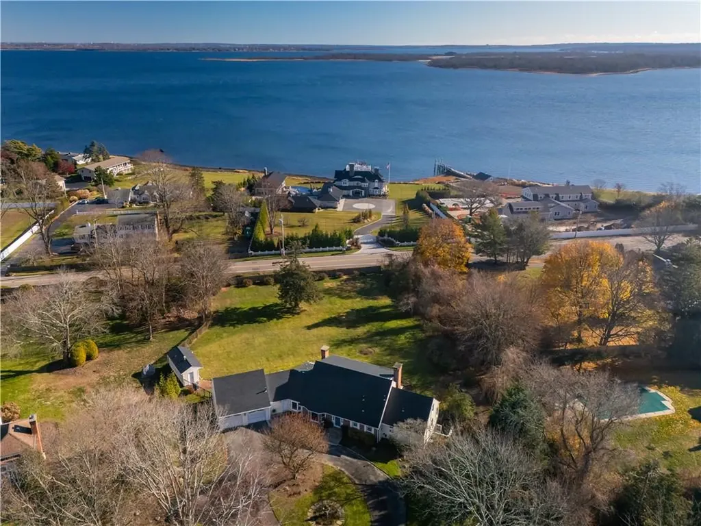 76 Westford Avenue Warwick RI 02889