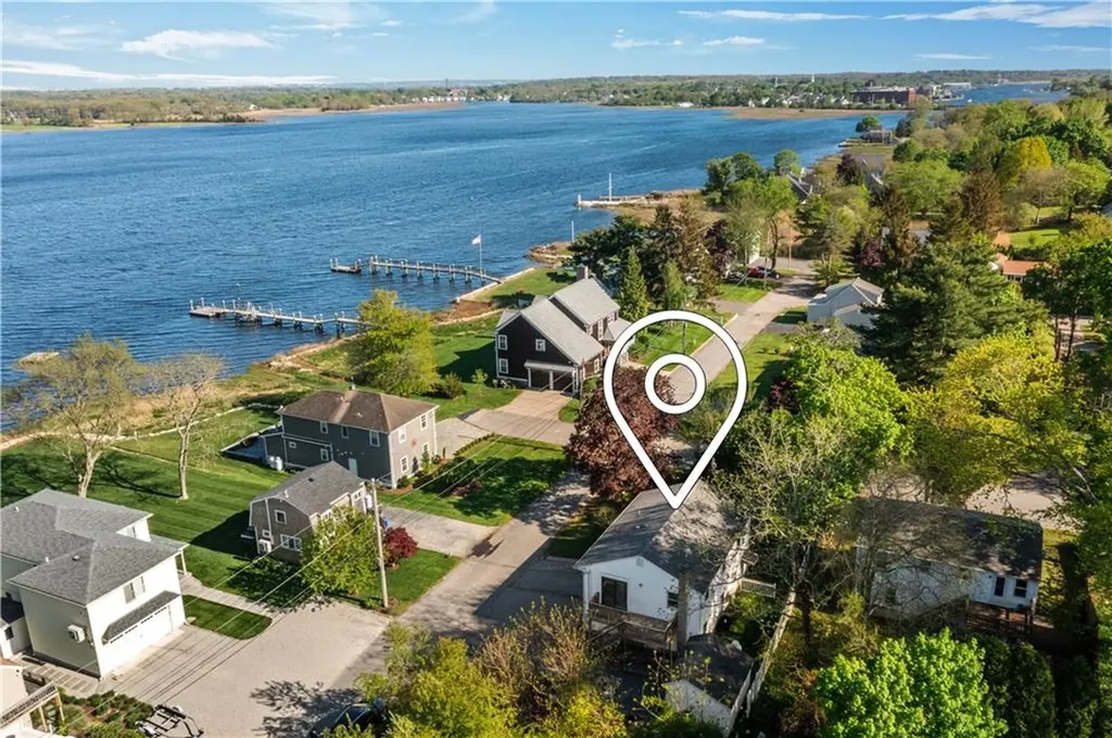 28 Baron Road Barrington RI 02806