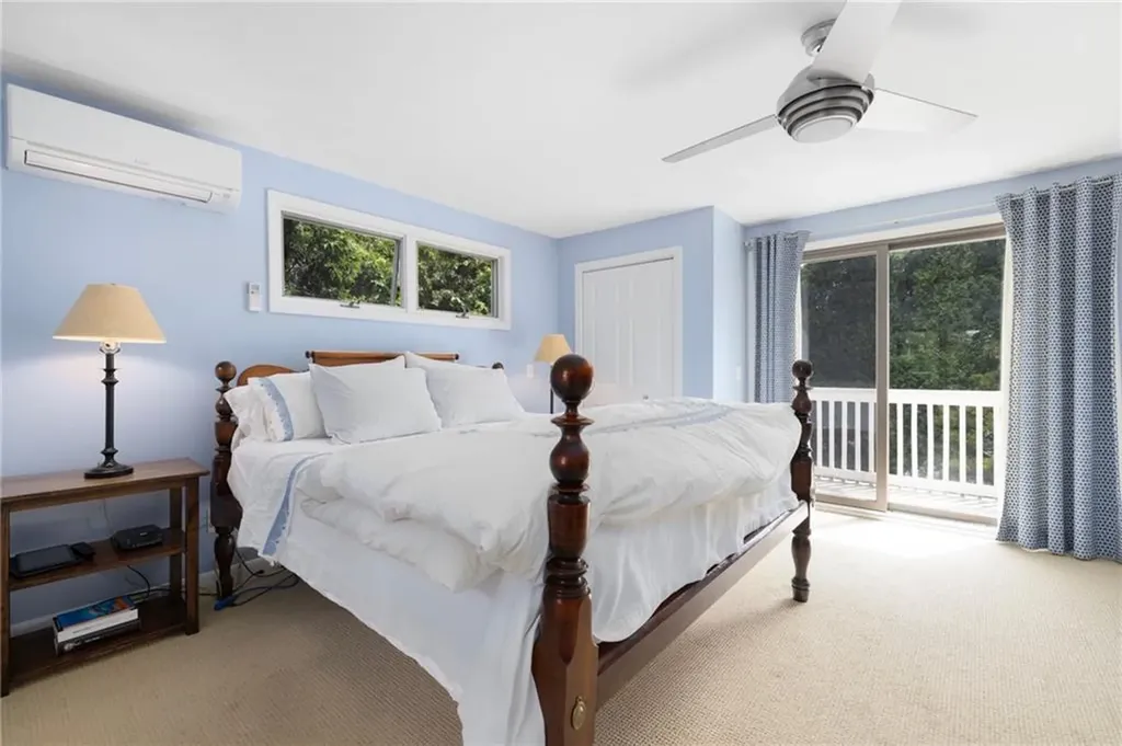 8 School House Road Narragansett RI 02882