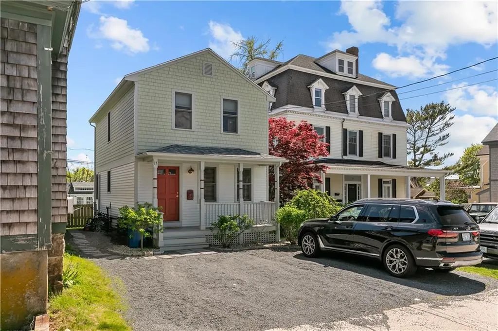 17 Narragansett Avenue Newport RI 02840