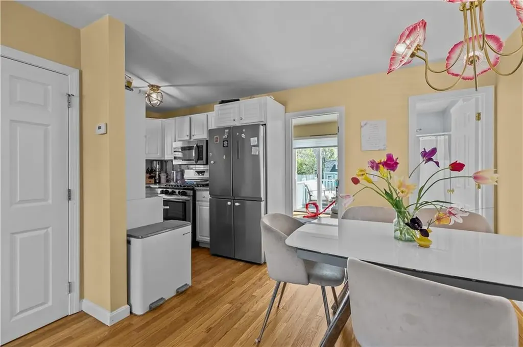 17 Narragansett Avenue Newport RI 02840
