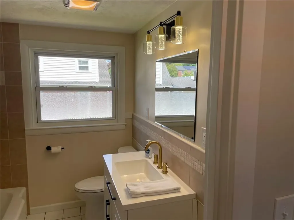 29 Tacoma Street Cranston RI 02920