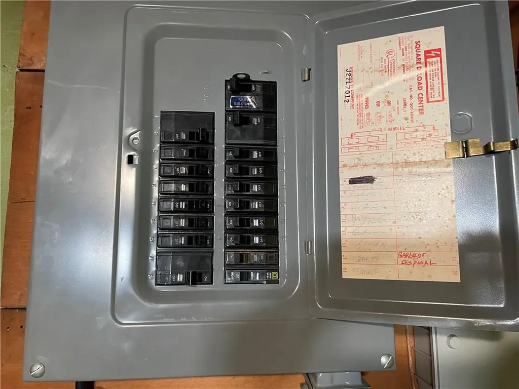 29 Tacoma Street Cranston RI 02920