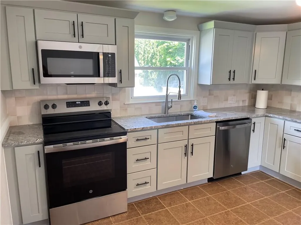 29 Tacoma Street Cranston RI 02920