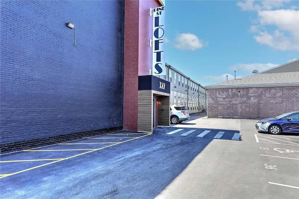 327 Pine Street Pawtucket RI 02860