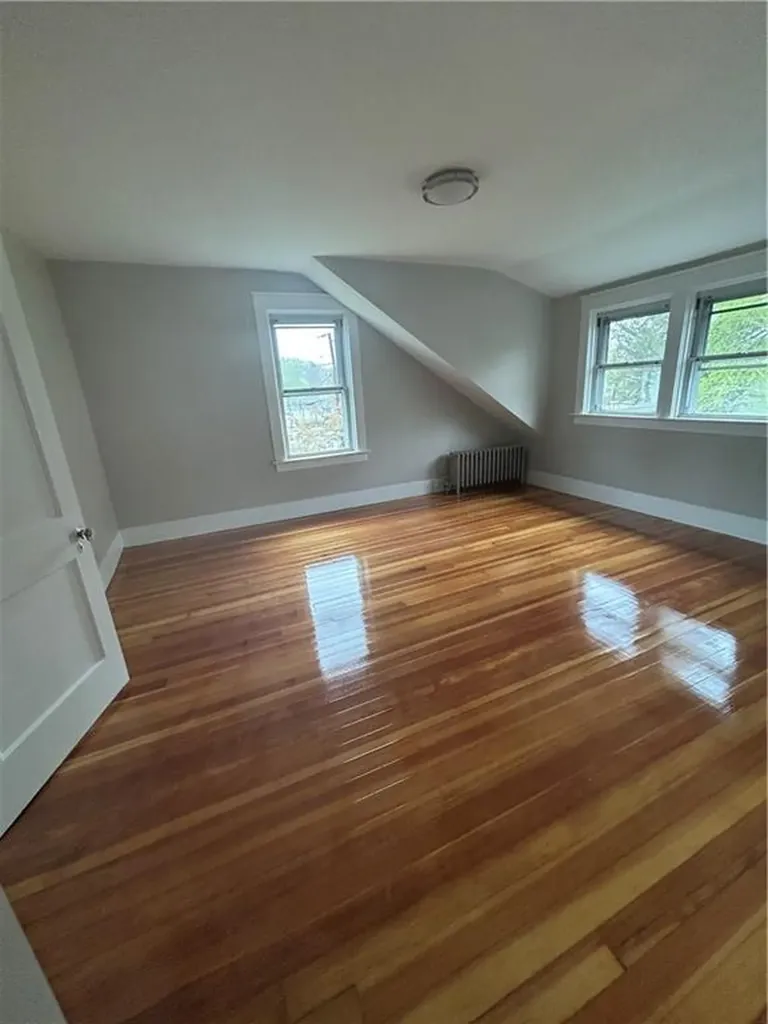 35 Arnold Street East Providence RI 02915