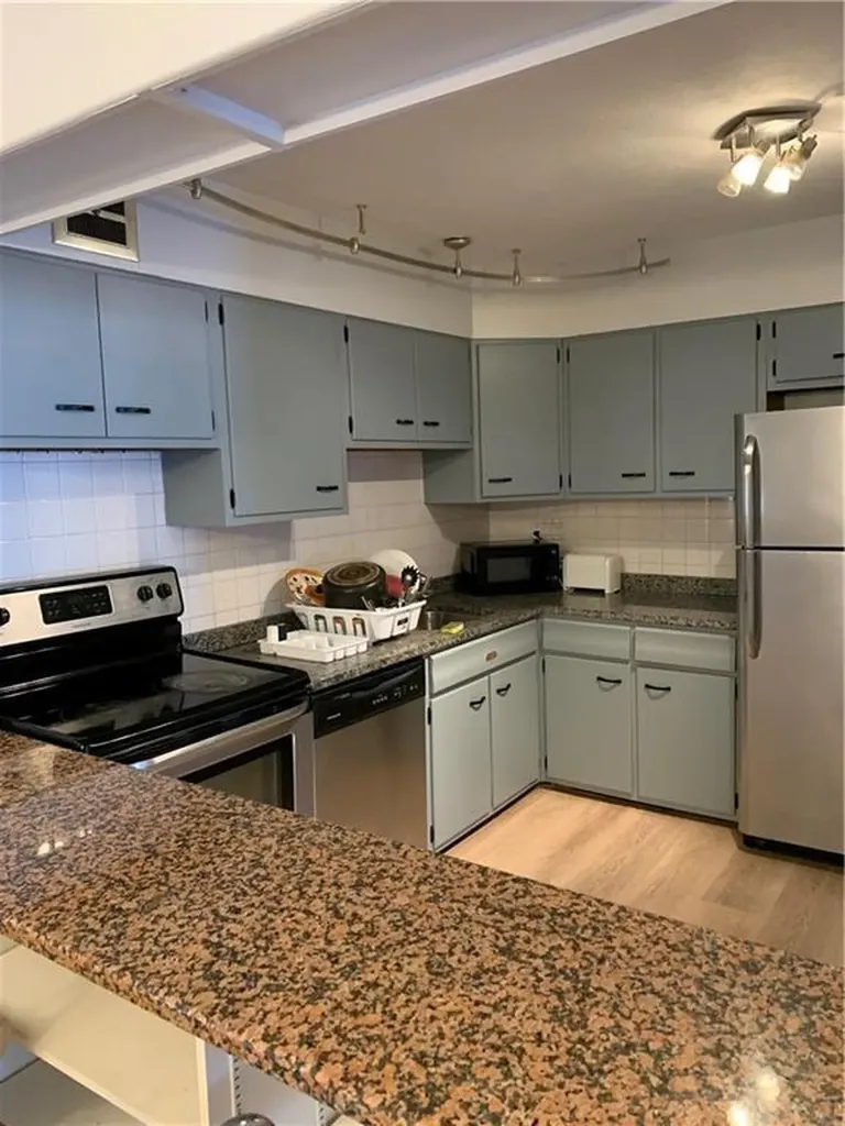 77 Pitman Street Providence RI 02906
