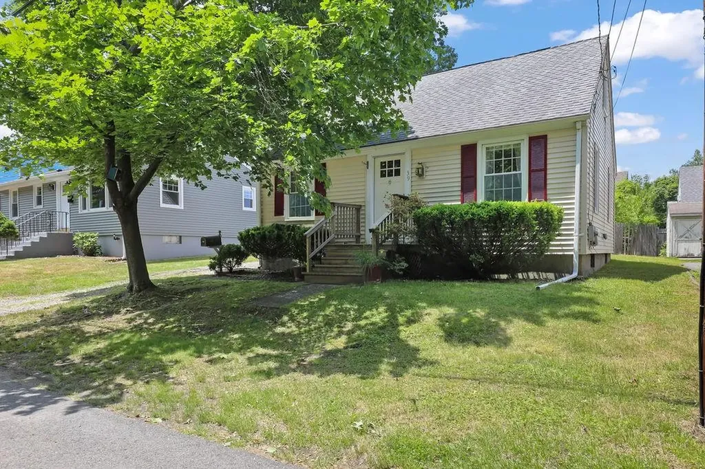 39 Eldorado Street Cranston RI 02910