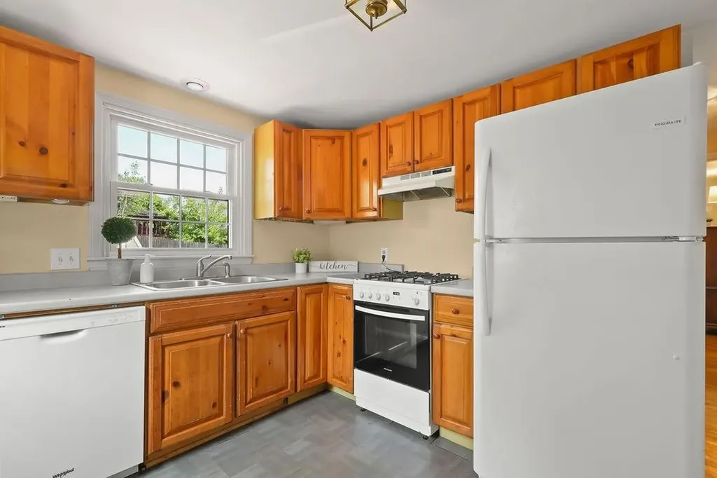 39 Eldorado Street Cranston RI 02910