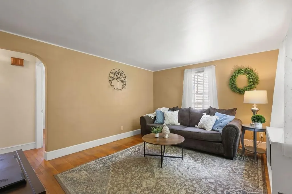 39 Eldorado Street Cranston RI 02910