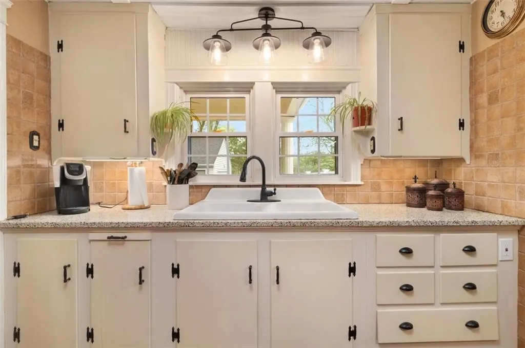 211 Fairview Avenue Coventry RI 02816