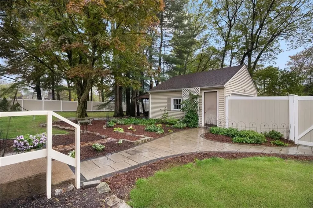 211 Fairview Avenue Coventry RI 02816