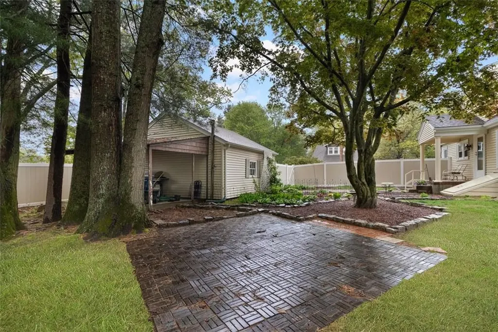 211 Fairview Avenue Coventry RI 02816