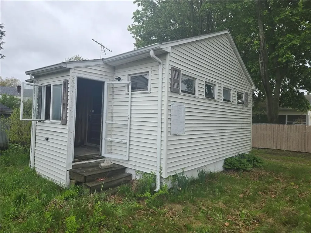 80 Smythe Street Middletown RI 02842