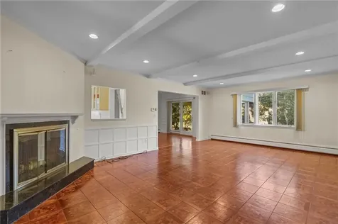 3 Hanley Farm Road Warren RI 02885