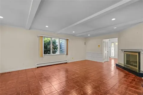 3 Hanley Farm Road Warren RI 02885