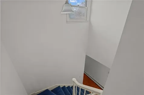 3 Hanley Farm Road Warren RI 02885