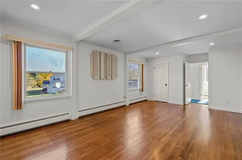 3 Hanley Farm Road Warren RI 02885