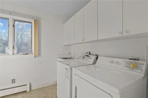 3 Hanley Farm Road Warren RI 02885