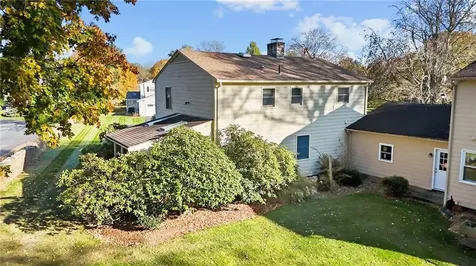 3 Hanley Farm Road Warren RI 02885