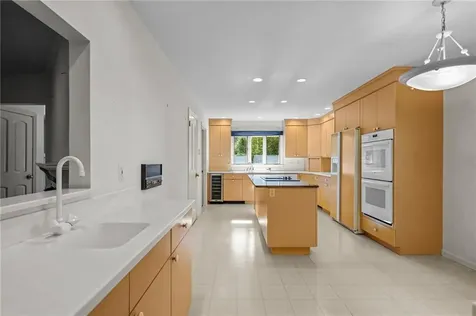 3 Hanley Farm Road Warren RI 02885