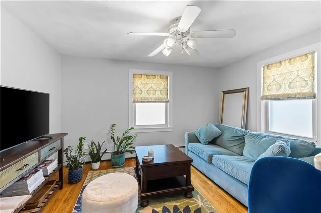 328 Maple Street Warwick RI 02888